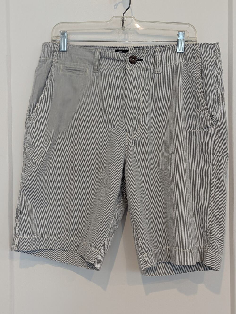 American Eagle Men's Shorts Sz32 Blue Pinstripe Cotton Seersucker Preppy